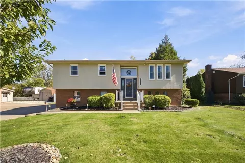 3295 N Hills Rd, Murrysville, PA 15668
