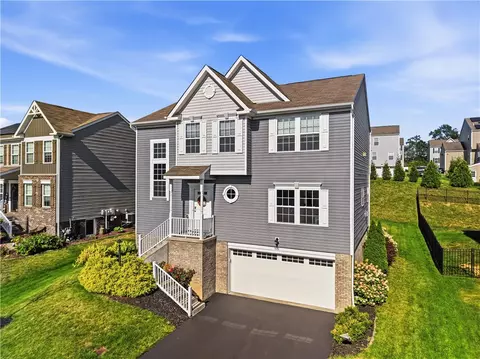 108 Dutch Creek Dr, Zelienople, PA 16063