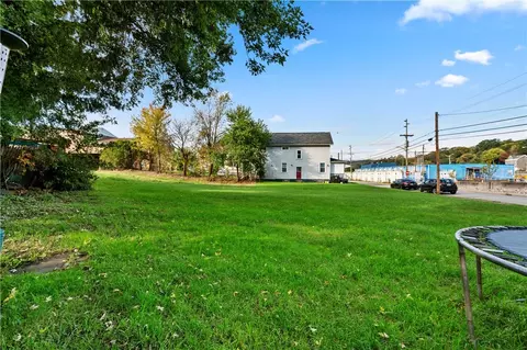 1112 Mcintire Way, Brackenridge, PA 15014