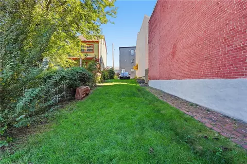 331 38th St, Pittsburgh, PA 15201