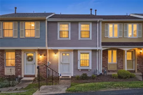 4 Shadow Dr, Pittsburgh, PA 15227