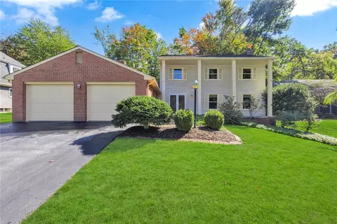 1593 Oakleaf Ln, Pittsburgh, PA 15237