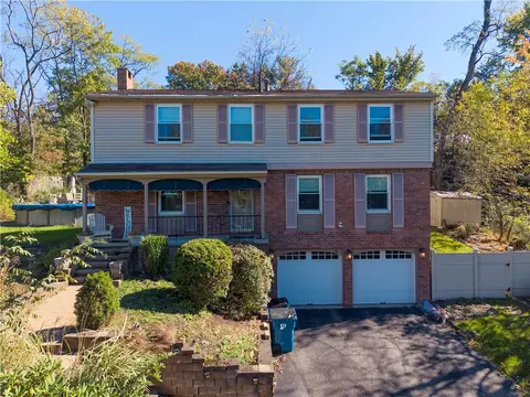 16 Arnold Dr, Verona, PA 15147