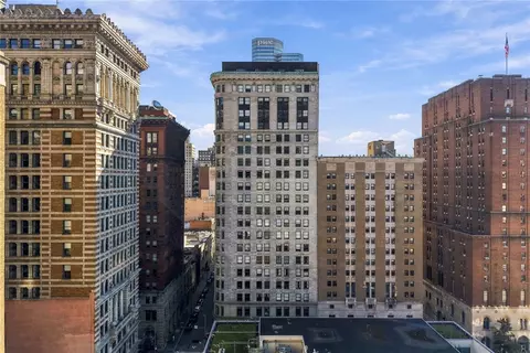 306 4th Ave #402, Pittsburgh, PA 15222