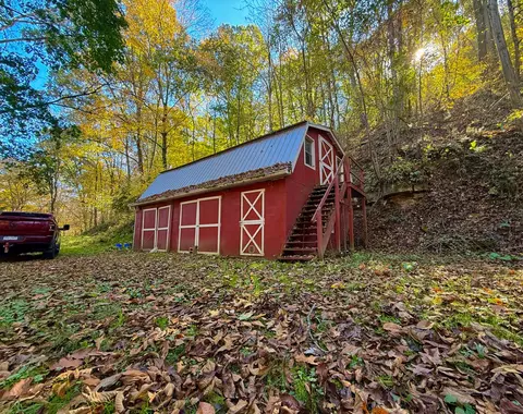 173 Bocktown Cork, Aliquippa, PA 15001