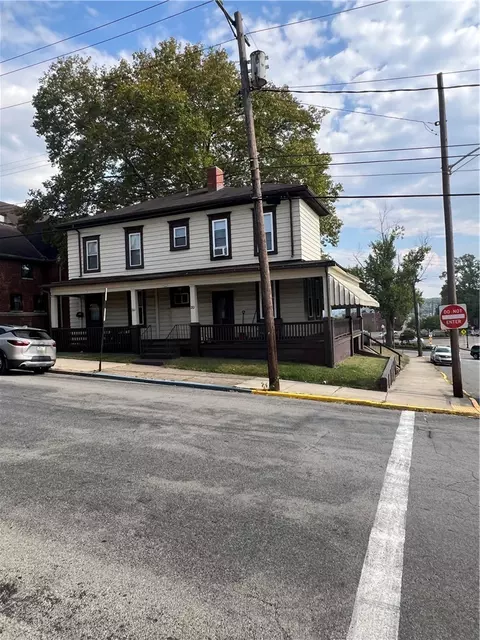 201 Jefferson St, Rochester, PA 15074