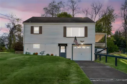 3126 Ridgeway Dr, South Park, PA 15129
