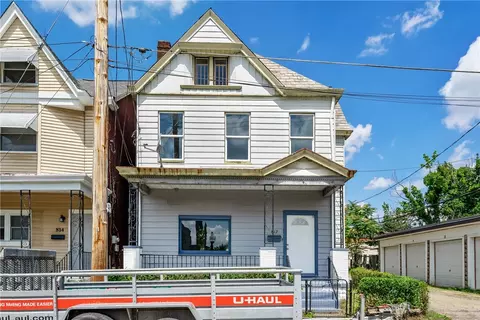 812 Ernie St, Pittsburgh, PA 15220