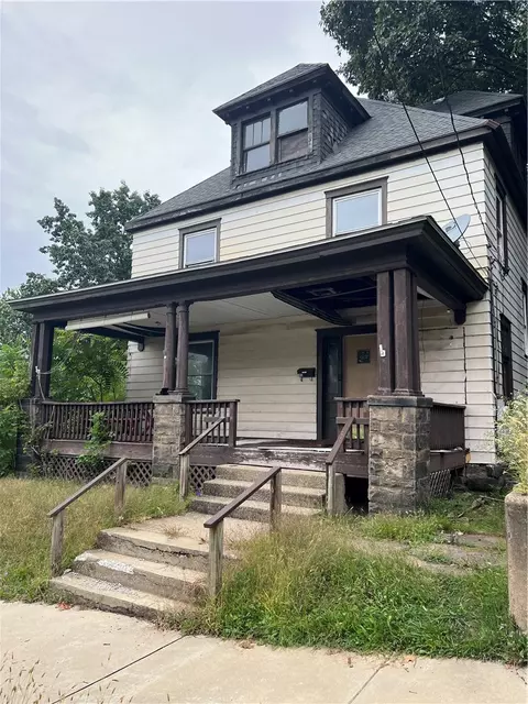 705 Court St, New Castle, PA 16101