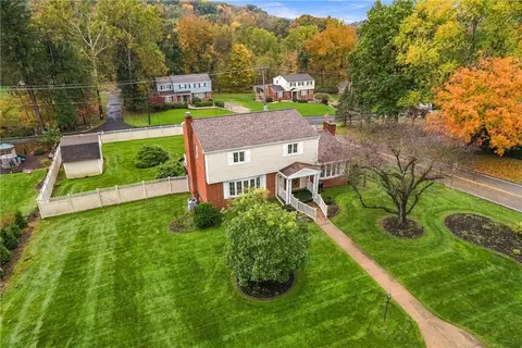 3700 Gleneagle Dr, Murrysville, PA 15668
