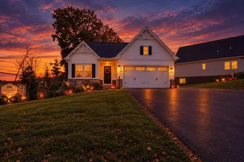 101 Pleasant Grove Ct, Clairton, PA 15025