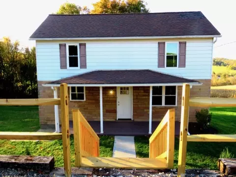 1189 Farm Rd, Uniontown, PA 15401