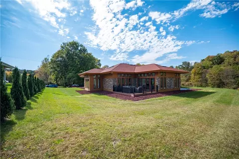 Exterior - 105 Warren, Warrendale, PA 15086 photo 7 of 7