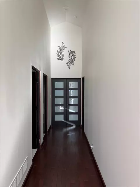 Entry Way - 105 Warren, Warrendale, PA 15086 photo 7 of 9