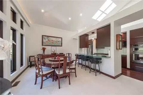 Dining - 105 Warren, Warrendale, PA 15086 photo 1 of 4