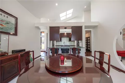Dining - 105 Warren, Warrendale, PA 15086 photo 3 of 4