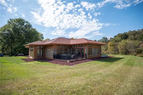 Exterior - 105 Warren, Warrendale, PA 15086 photo 6 of 7