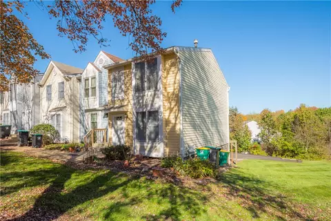 6360 Springhouse Pl, Bridgeville, PA 15017