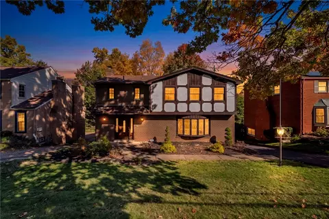 219 Main Entrance Dr, Pittsburgh, PA 15228