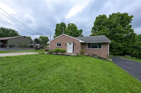1013 Shenango Rd, Beaver Falls, PA 15010