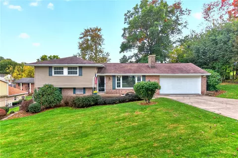 2 Holly Dr, Greensburg, PA 15601