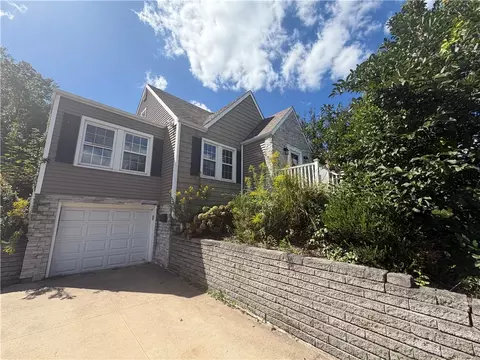 1910 Fawcett Ave, White Oak, PA 15131