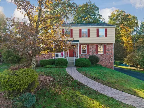 214 Cameron Dr, Irwin, PA 15642