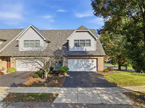 101 Woodcrest Dr, Coraopolis, PA 15108