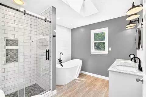 Bath - 7020 Franklin Rd, Seven Fields, PA 16046 photo 1 of 4