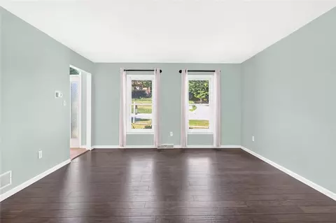 Living - 7020 Franklin Rd, Seven Fields, PA 16046 photo 4 of 4
