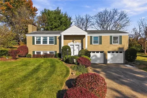 1267 Old Meadow Rd, Pittsburgh, PA 15241