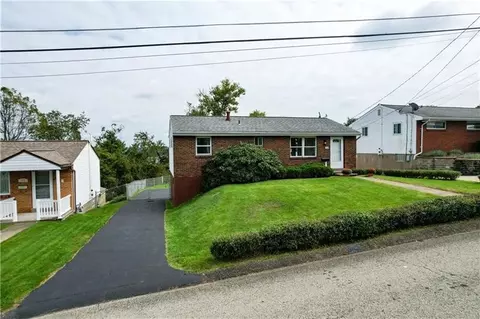 121 Vetter Dr, Pittsburgh, PA 15235