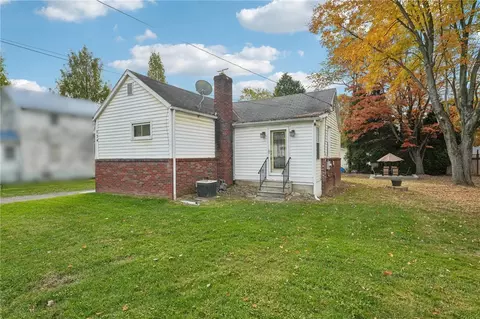734 Harmony Fisher Ave, Ellwood City, PA 16117