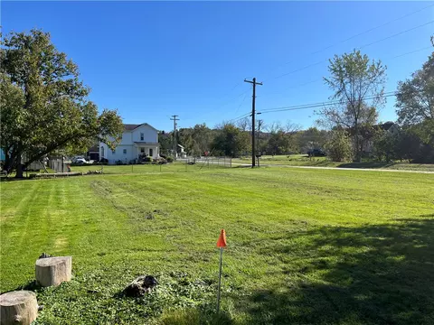 120 Collinsburg Rd, West Newton, PA 15089