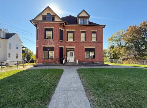 2504 S Braddock Ave, Pittsburgh, PA 15218
