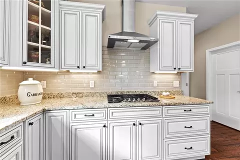 Kitchen - 100 Meadow Ct, Irwin, PA 15642 photo 4 of 7