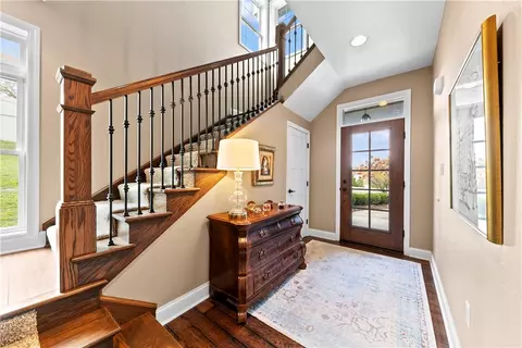 Entry Way - 100 Meadow Ct, Irwin, PA 15642 photo 3 of 9