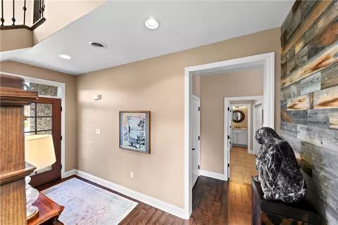 Entry Way - 100 Meadow Ct, Irwin, PA 15642 photo 2 of 9
