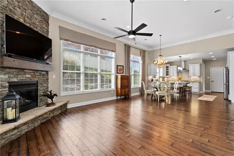 Living - 100 Meadow Ct, Irwin, PA 15642 photo 3 of 3