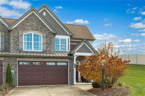 100 Meadow Ct, Irwin, PA 15642