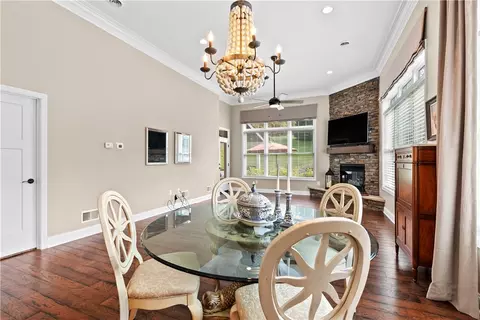 Dining - 100 Meadow Ct, Irwin, PA 15642 photo 1 of 1