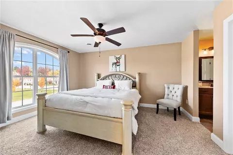 Bedroom - 100 Meadow Ct, Irwin, PA 15642 photo 5 of 6