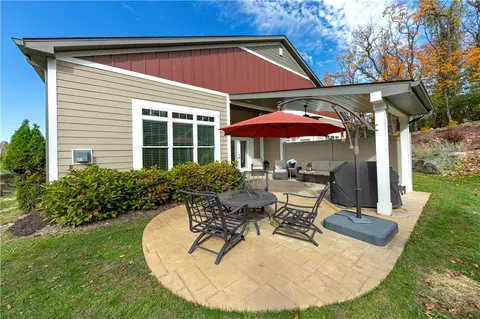 Exterior - 100 Meadow Ct, Irwin, PA 15642 photo 4 of 5