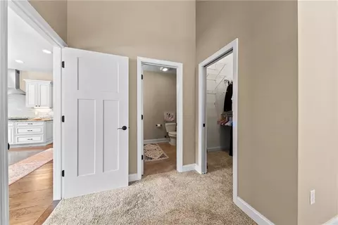 Entry Way - 100 Meadow Ct, Irwin, PA 15642 photo 6 of 9