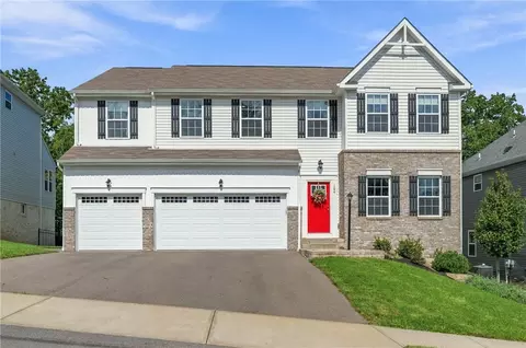 106 Grove Hill Ln, Zelienople, PA 16063