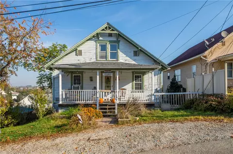 135 Bellevue St, Washington, PA 15301