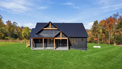 190 Farm Rdg, Chicora, PA 16025