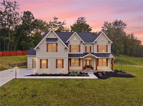 101 Shadow Ridge Dr, Butler, PA 16002