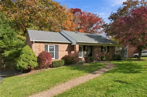 111 Braethorn Dr, Butler, PA 16001