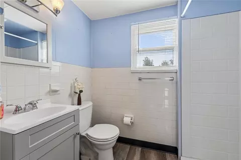 Bath - 600 9th St, Irwin, PA 15642 photo 1 of 2